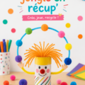 Un clown jonglant joyeusement avec des objets récupérés dans un cadre coloré.