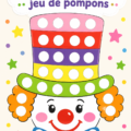Un enfant joyeux jouant avec des pompons colorés inspirés des clowns