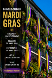 Balcon coloré décoré pour Mardi Gras à La Nouvelle-Orléans