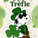 Une femme porte un look inspiré par Joe Shamrock pour la Saint-Patrick, avec des touches de vert et d'or.