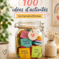 Bocal rempli de papiers colorés avec des idées d'activités créatives pour toute la famille.