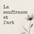 Femme peignant une toile, illustrant l'art comme moyen d'expression face à la souffrance.