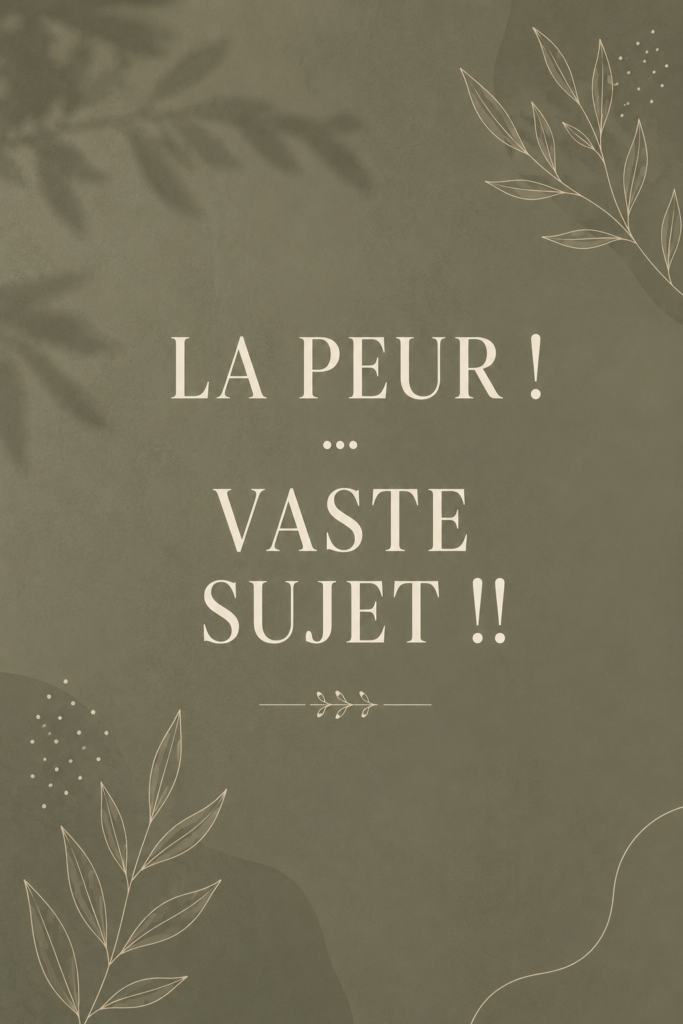 Image d'une femme méditant, illustrant le chemin vers la sérénité face à la peur.