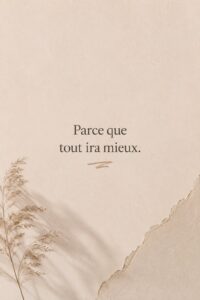 Un moment de créativité partagé en famille autour d'une table avec des fournitures artistiques