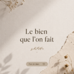 Femme souriante réalisant des gestes de bienveillance