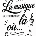 Un mur décoré avec des stickers inspirants et des citations musicales.