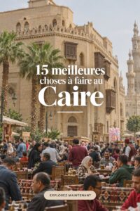 Femme créant des projets d'activités manuelles, entourée de fournitures et d'outils