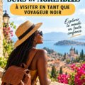 Image d'un groupe de voyageurs noirs explorant une destination accueillante.