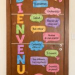 Tableau en aquarelle multilingue illustrant la diversité culturelle